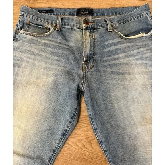 Lucky Brand Men's 221 Original Straight Distressed Faded Jeans Size 38 - Picture 3 of 7